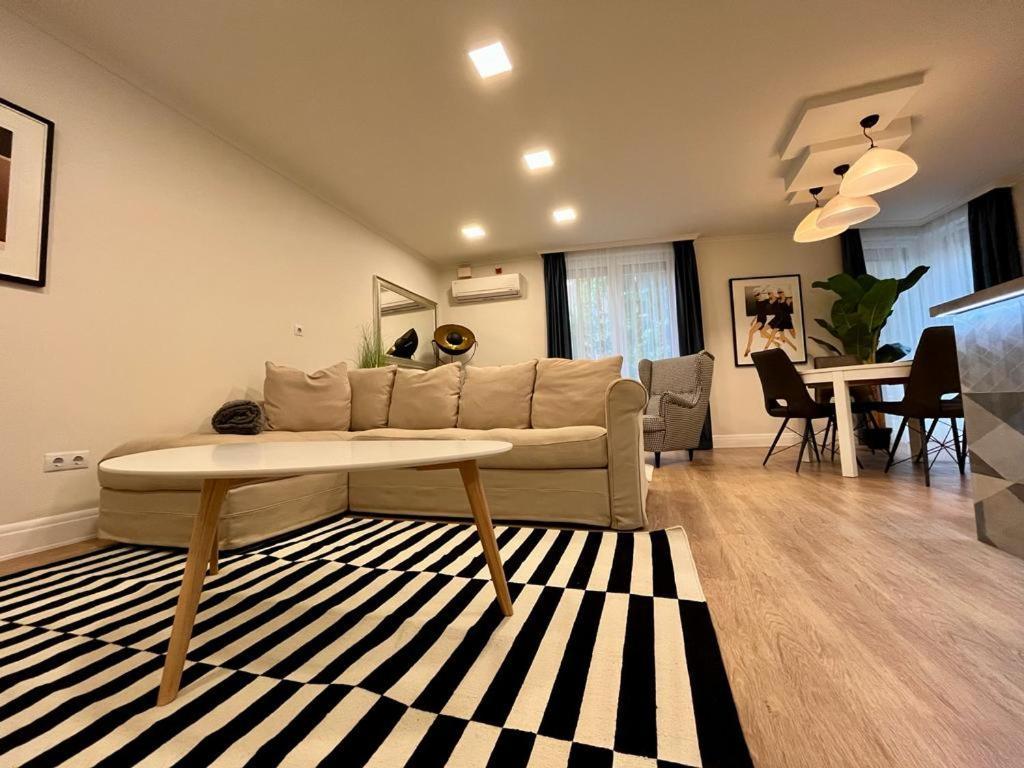 Ground Floor Park Bestern Szeged Luaran gambar